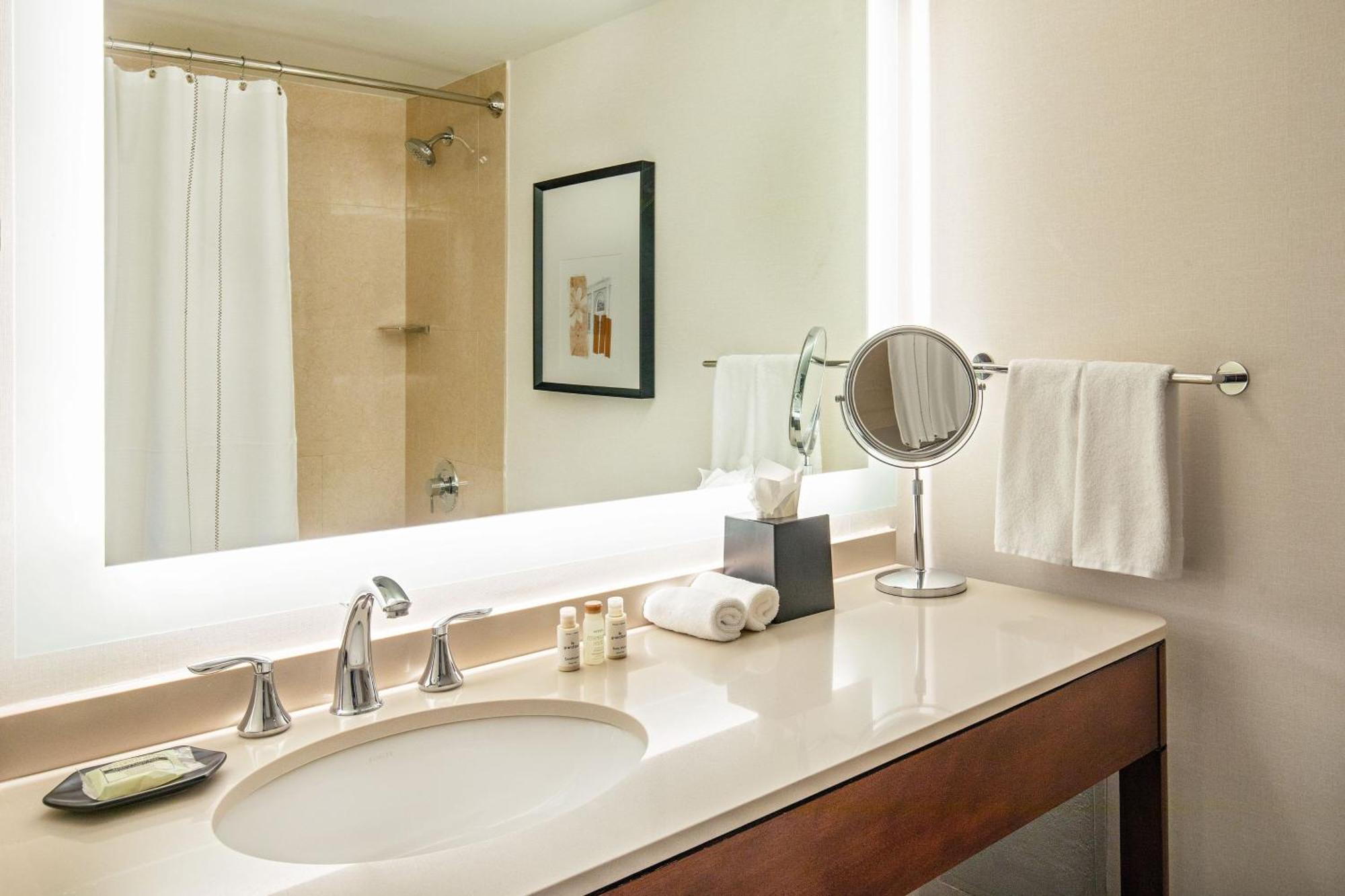 Sheraton Boston Needham Hotel Ngoại thất bức ảnh
